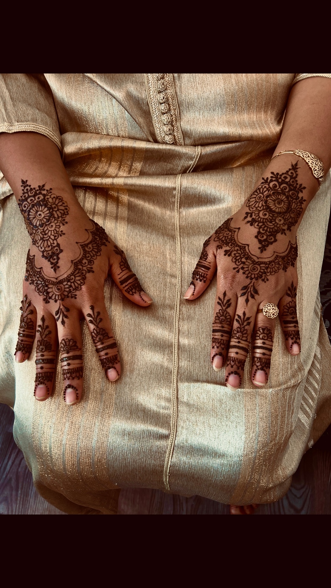 Henna artwork